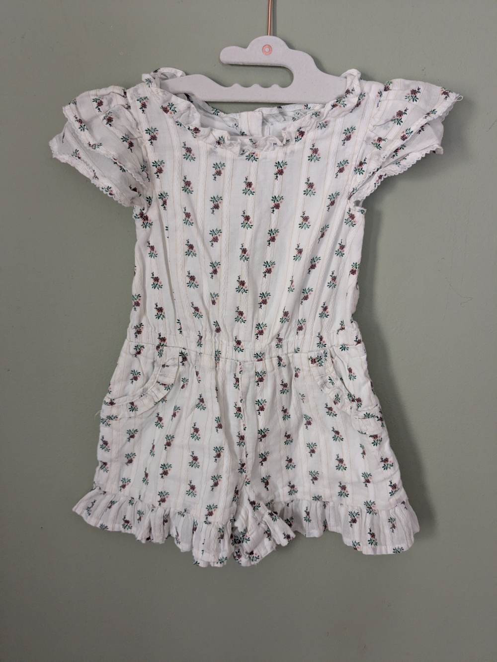 😍$10 WHEN BUNDLED 😍Janie and Jack White Floral Ruffled Romper